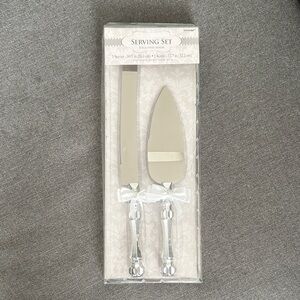 Amscan Silver Cake Serving Set with Bow Accents